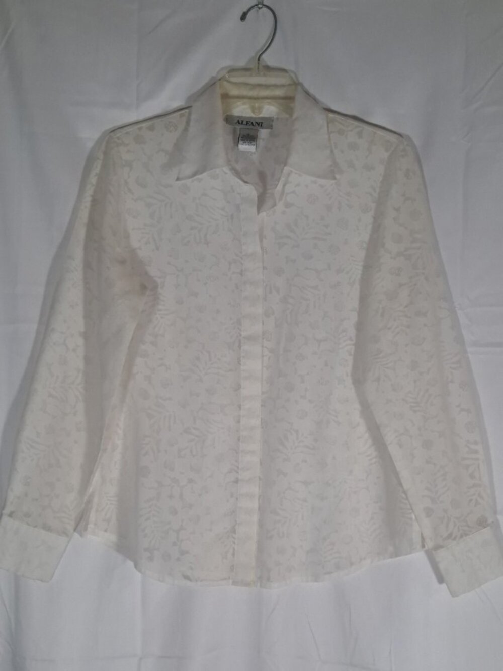 Alfani White Burnout Floral Devoré Button Down Blouse Shirt, Size 10